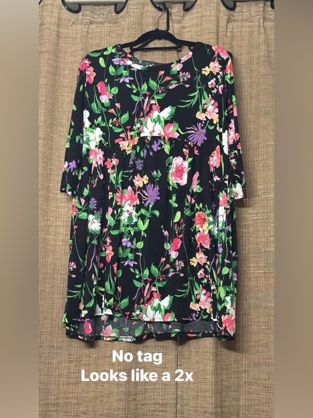 Black Floral Swing Tunic Top - Unbranded